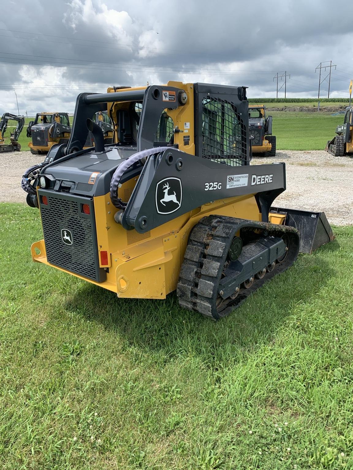2022 John Deere 325G Image
