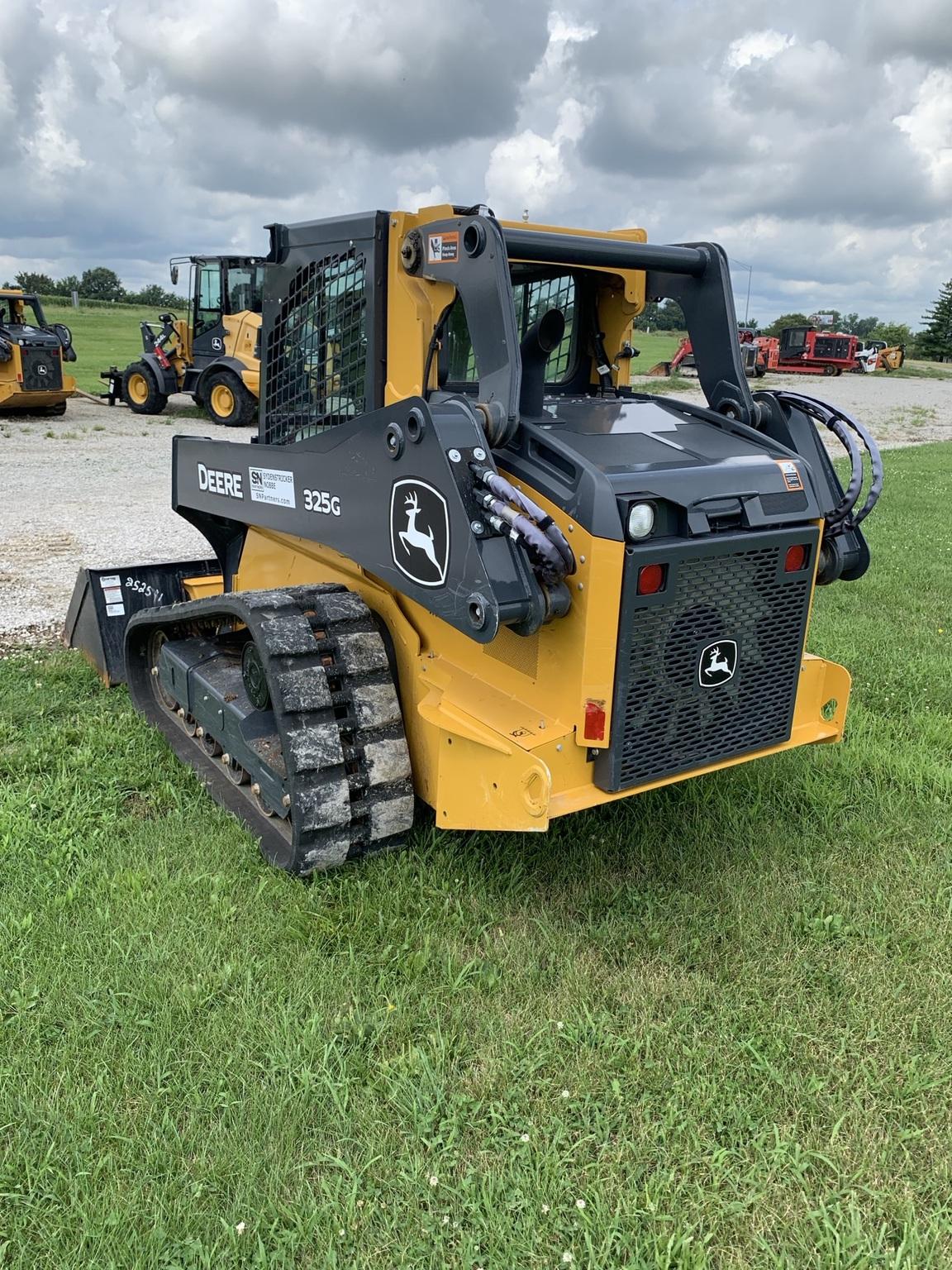 2022 John Deere 325G Image