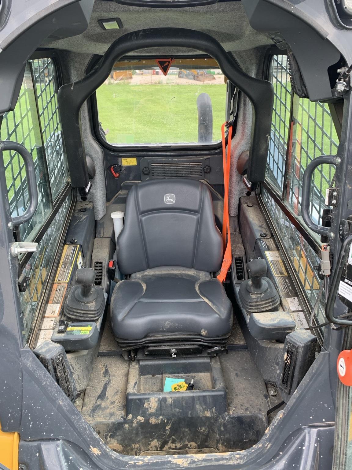 2022 John Deere 325G Image