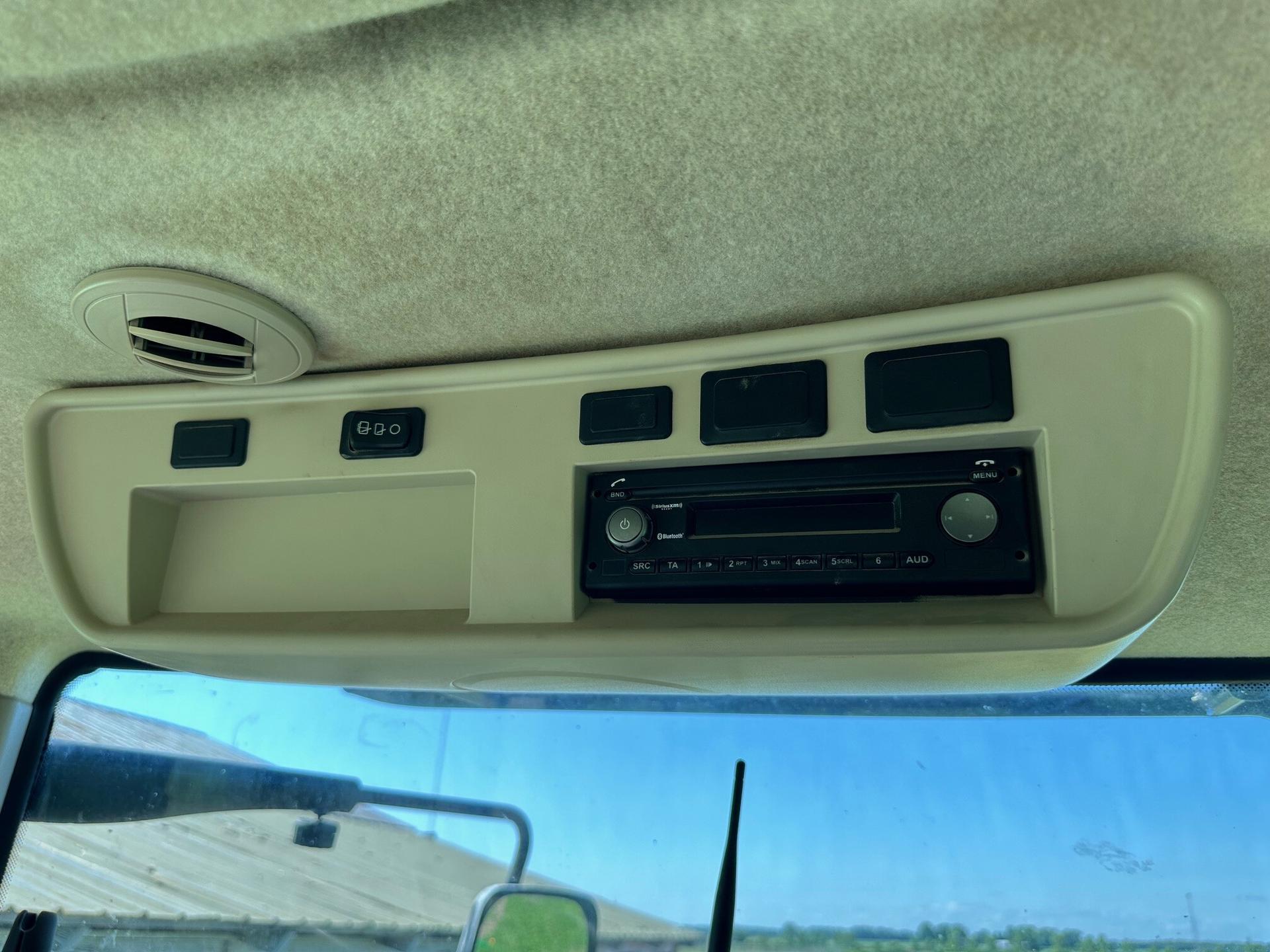 2018 John Deere 9520R Image