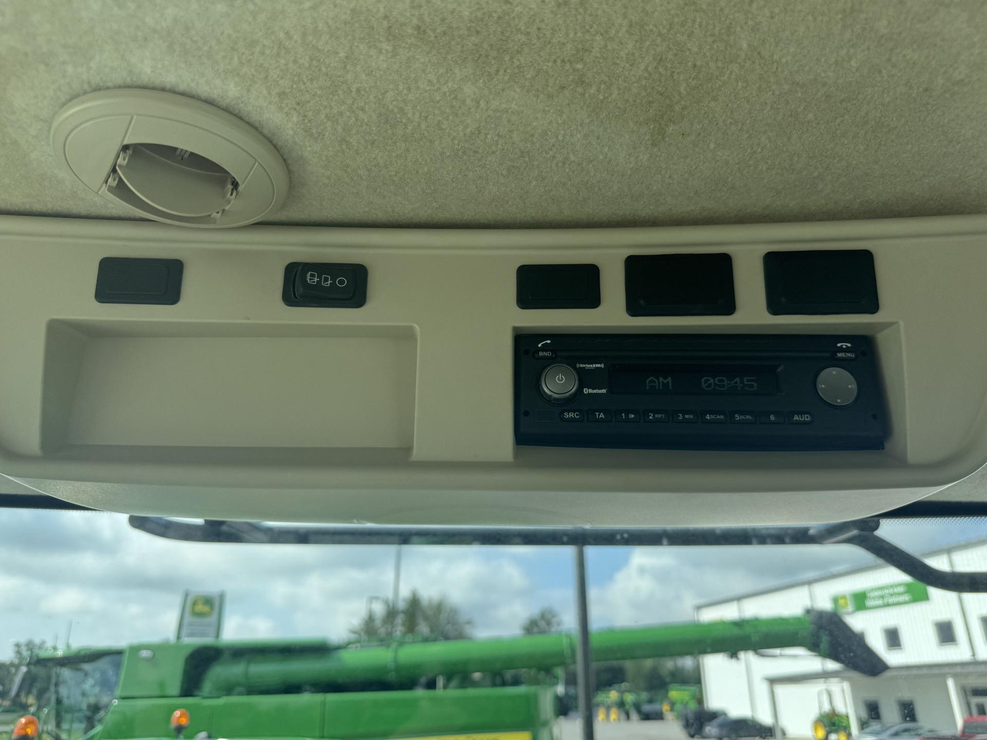 2018 John Deere 9520R Image