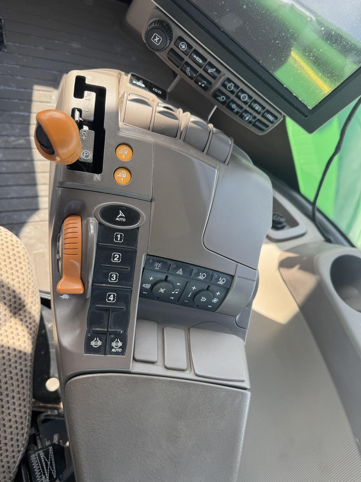 2018 John Deere 9520R Image