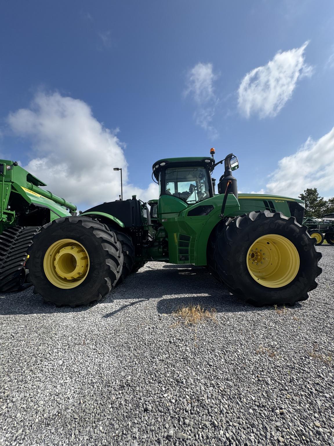 2018 John Deere 9520R Image