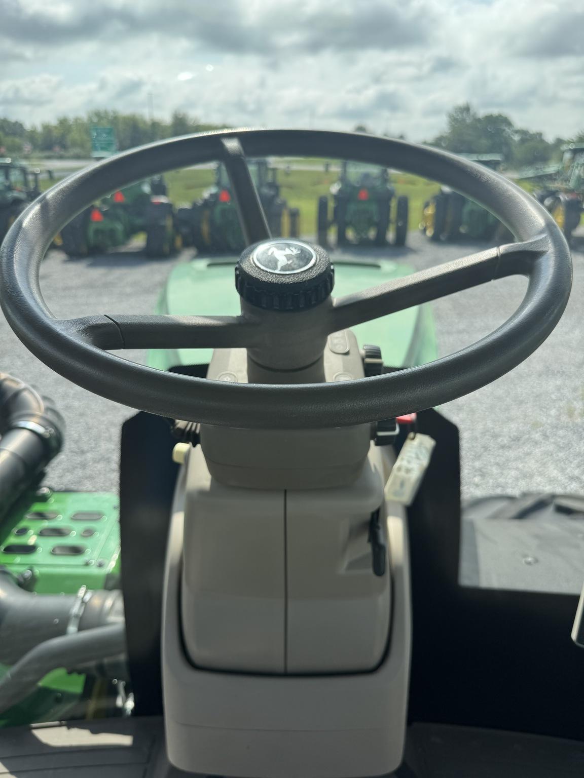 2018 John Deere 9520R Image
