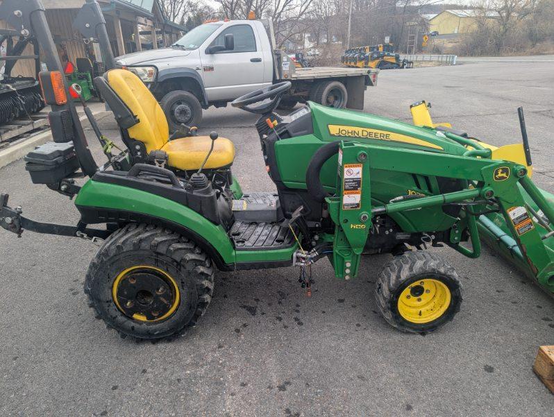 2015 John Deere 1025R Image