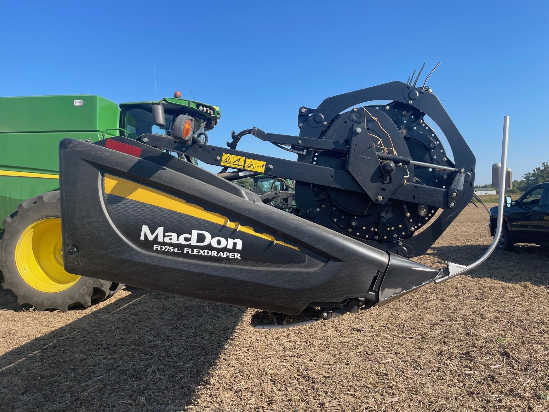 2017 MacDon FD75-45 Image