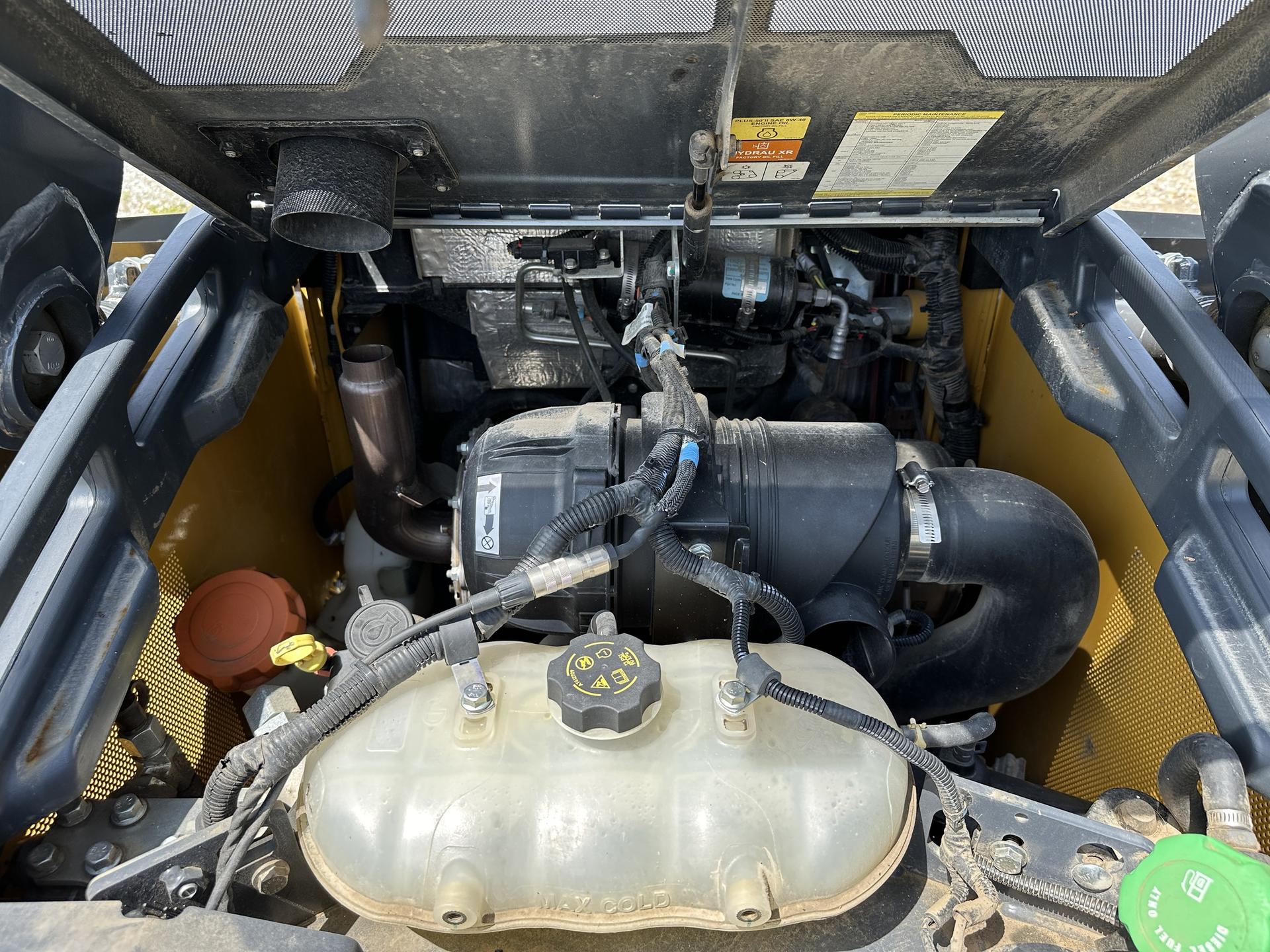 2022 John Deere 325G Image