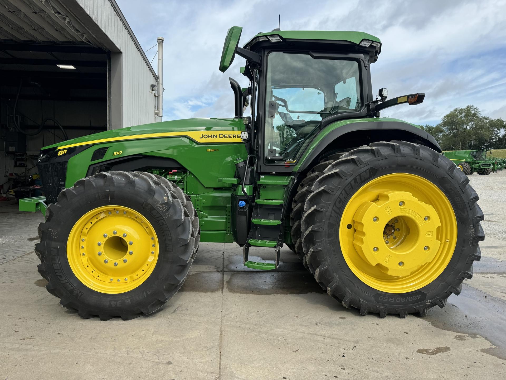 2024 John Deere 8R 310 Image