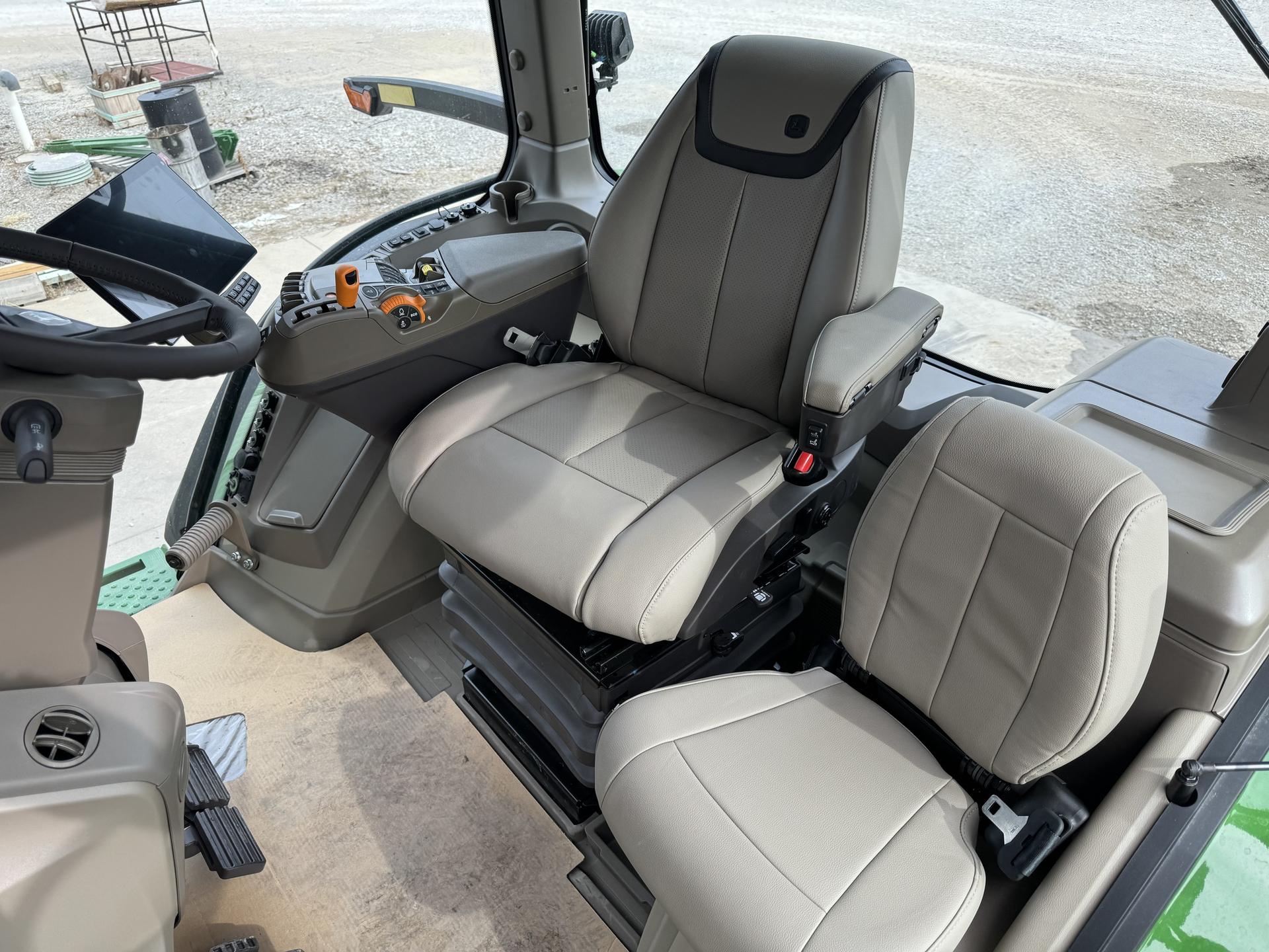 2024 John Deere 8R 310 Image