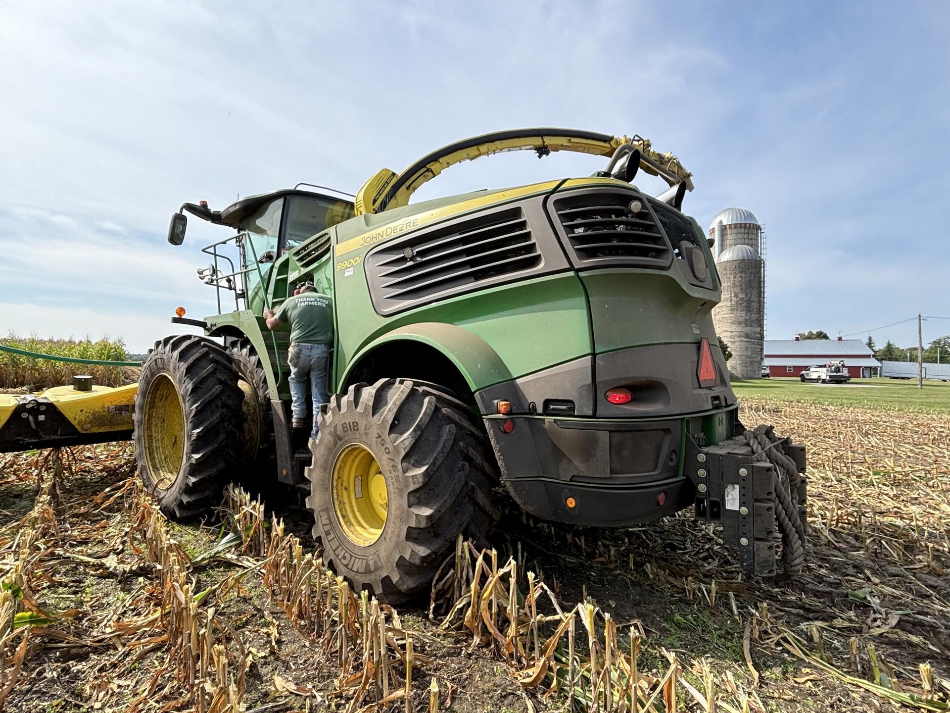 2023 John Deere 9900 Image