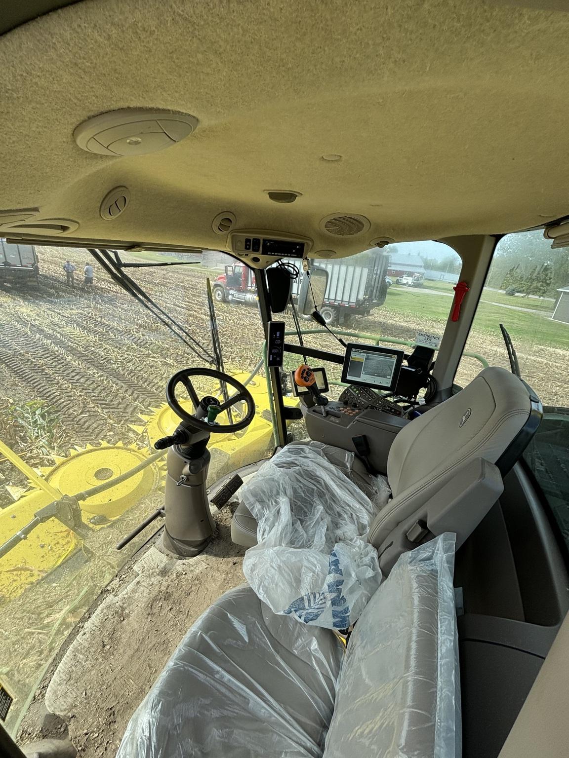 2023 John Deere 9900 Image