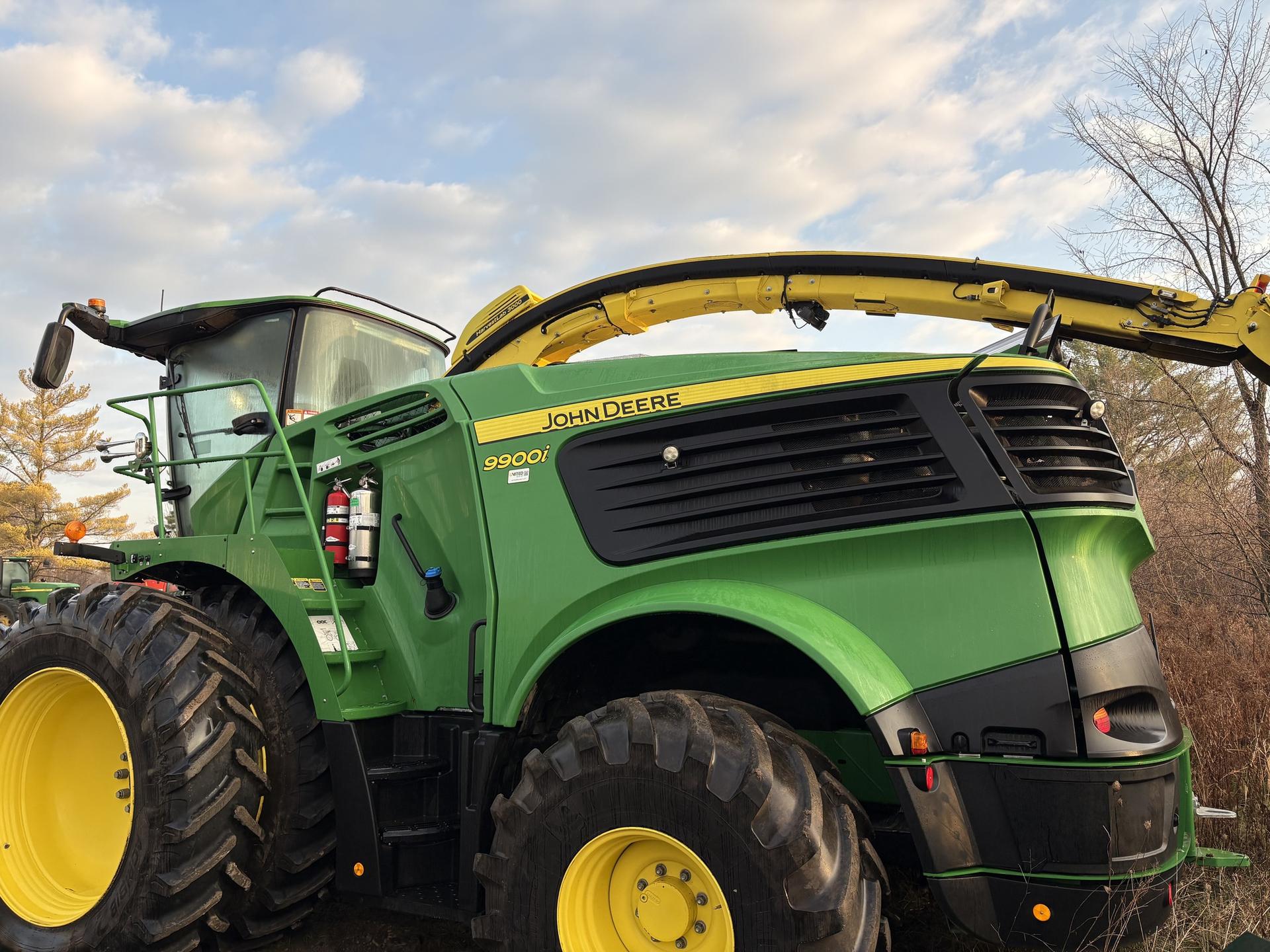 2023 John Deere 9900 Image