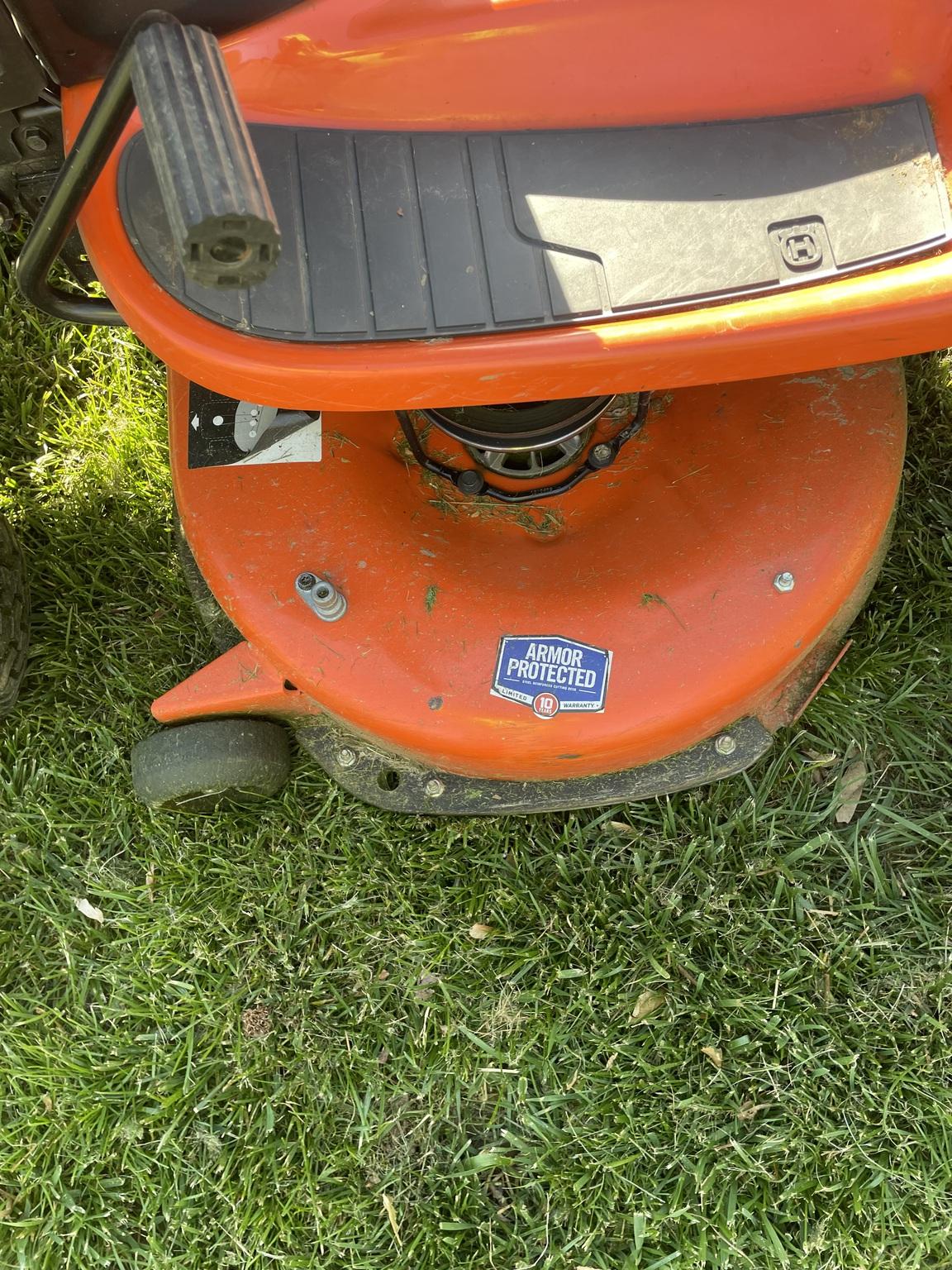 Husqvarna YTH18542 Image