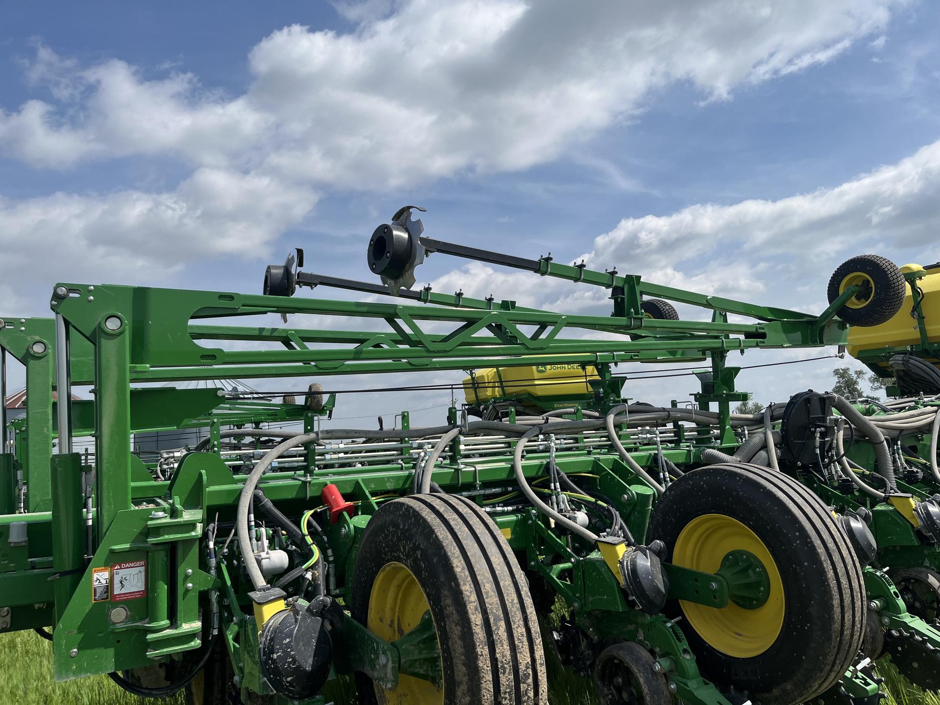 2024 John Deere 1775NT Image