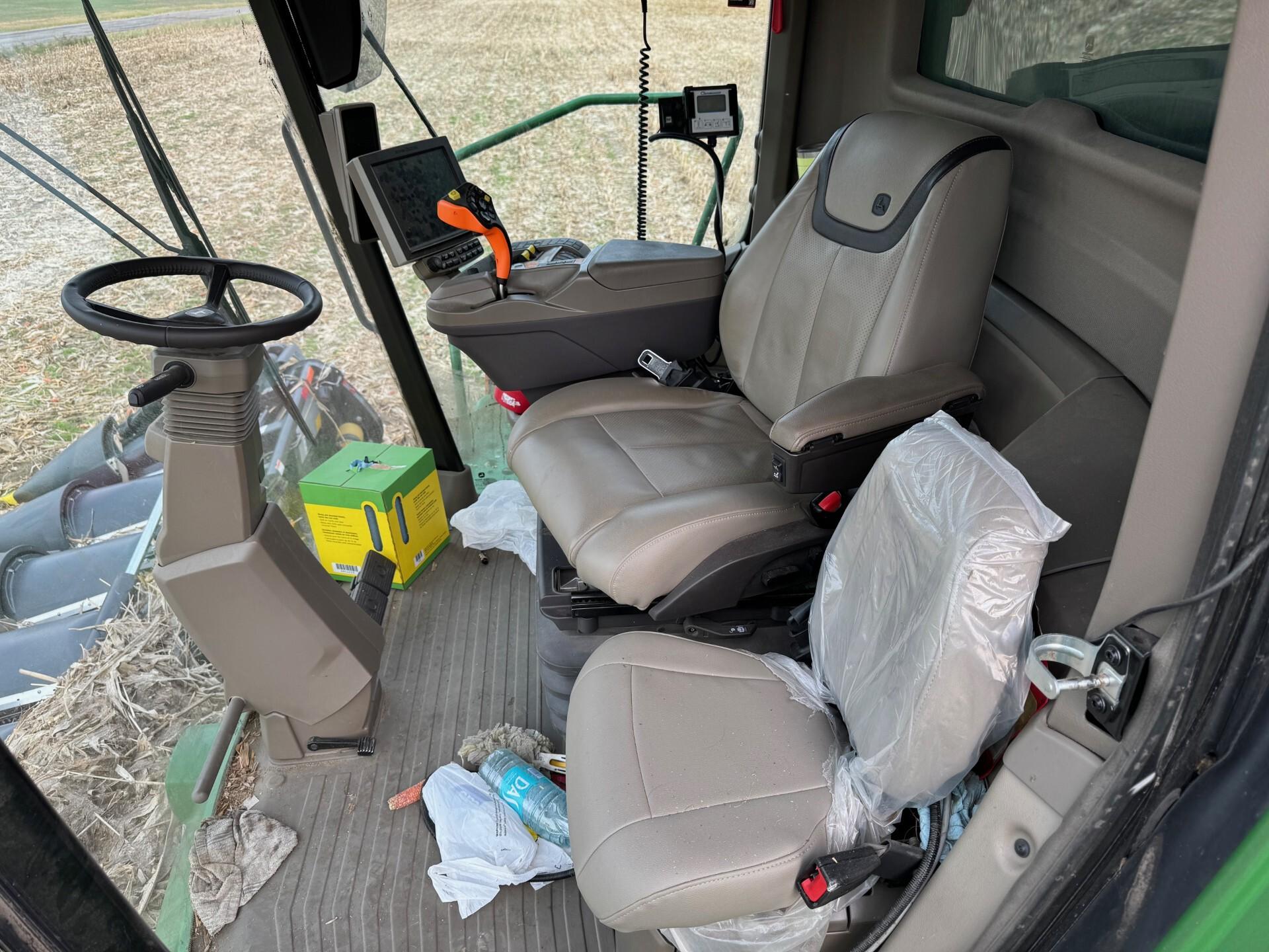 2023 John Deere X9 1100 Image