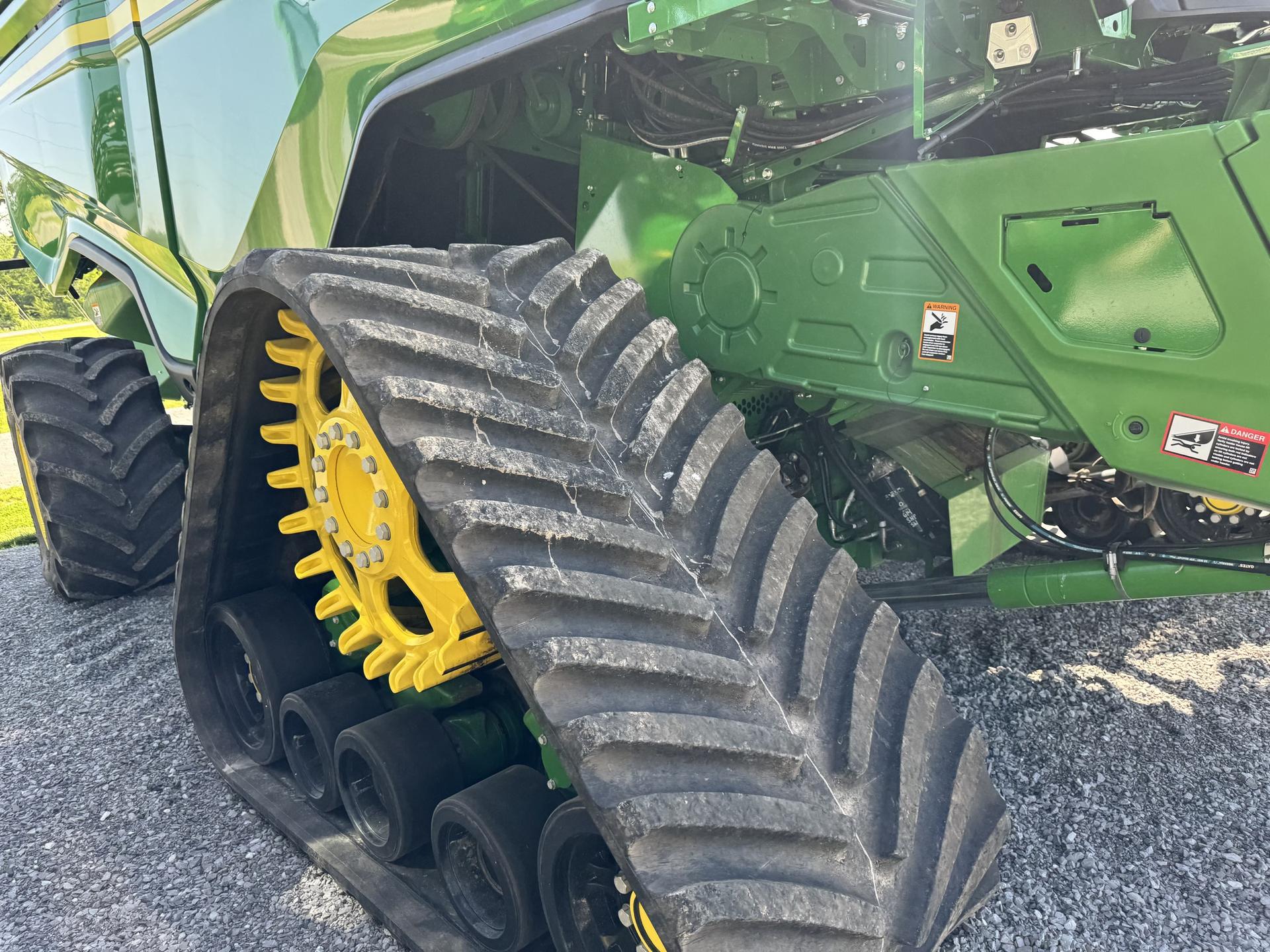 2023 John Deere X9 1100 Image