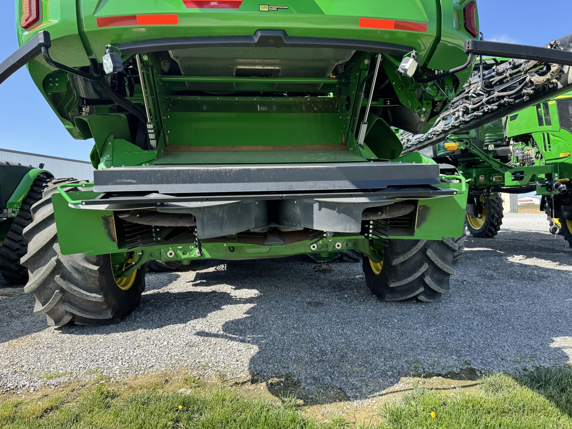 2023 John Deere X9 1100 Image