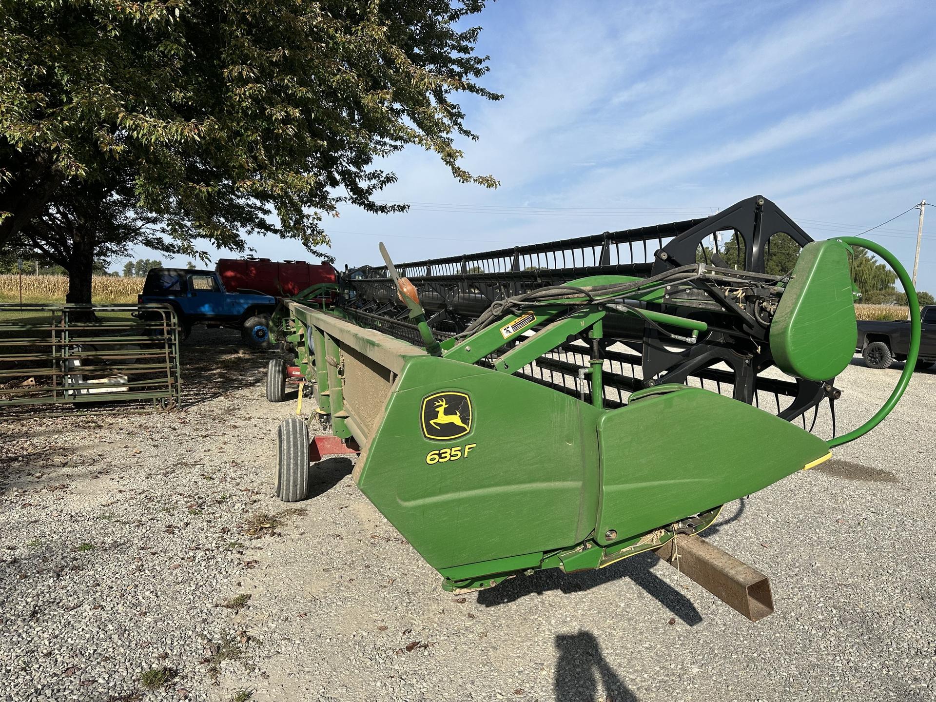 2012 John Deere 635F Image