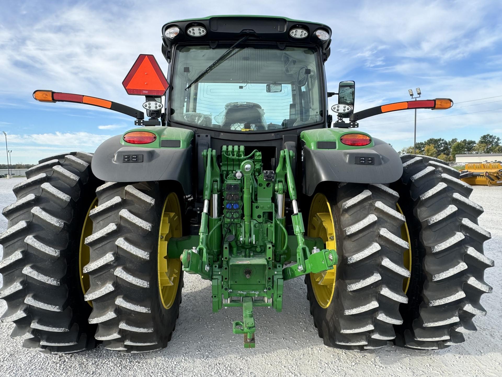 2023 John Deere 6R 155 Image