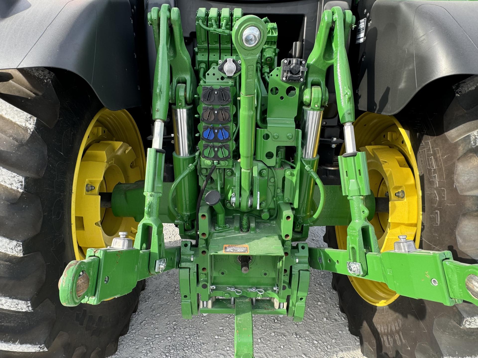 2023 John Deere 6R 155 Image