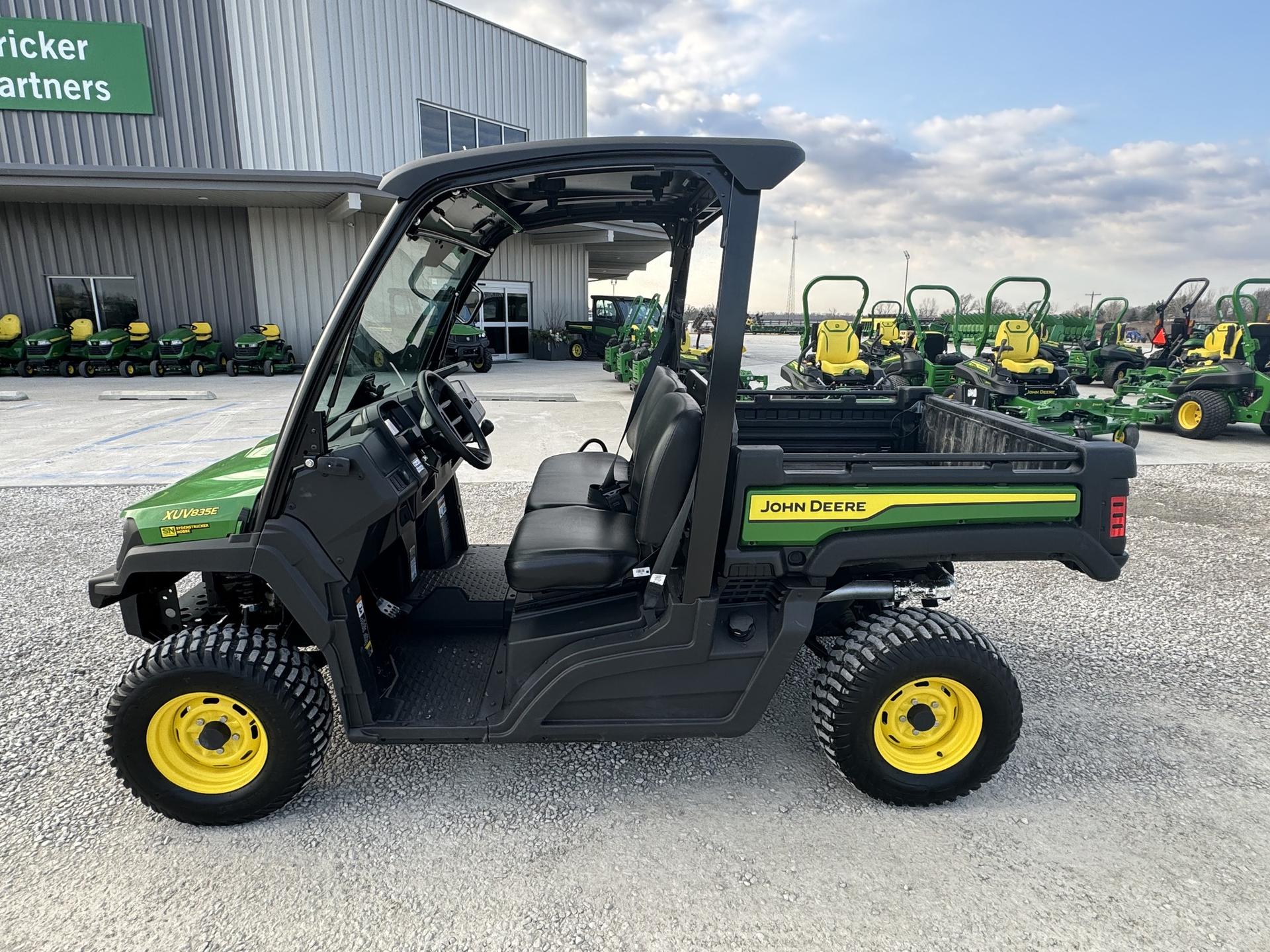 2023 John Deere XUV 835E Image