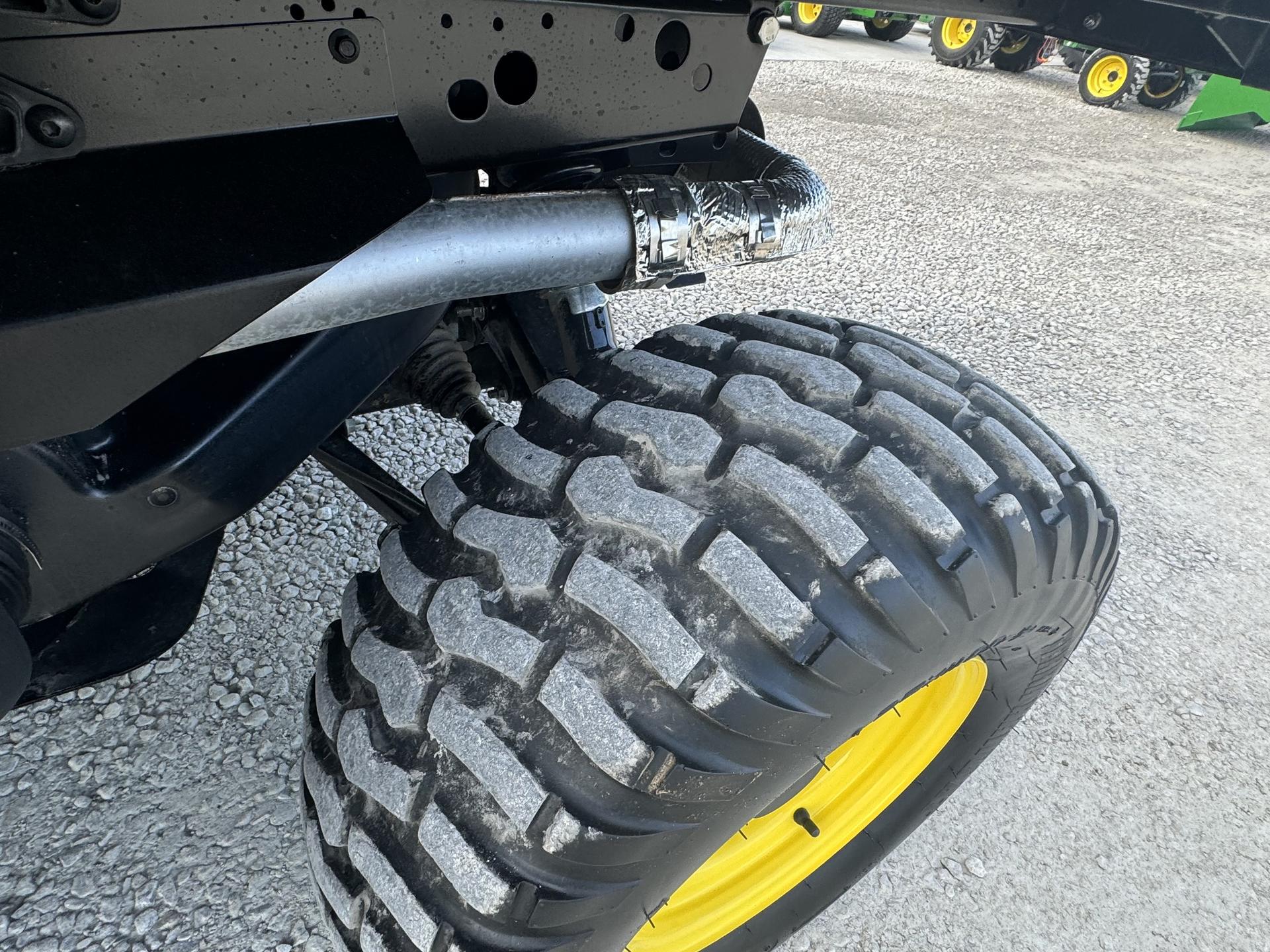 2023 John Deere XUV 835E Image
