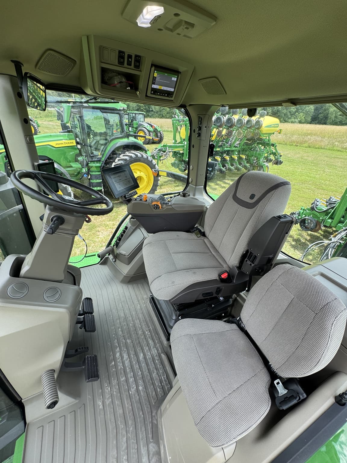2024 John Deere 8R 280 Image