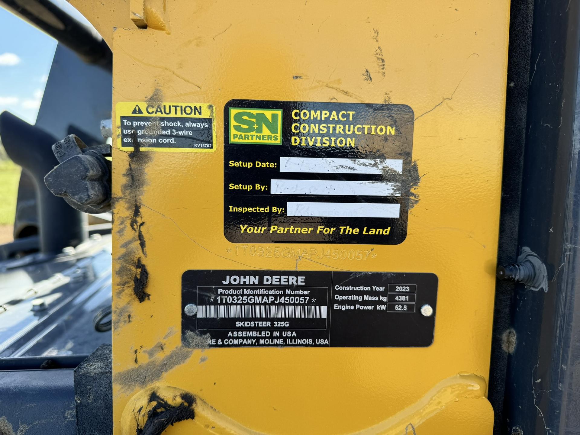 2023 John Deere 325G Image