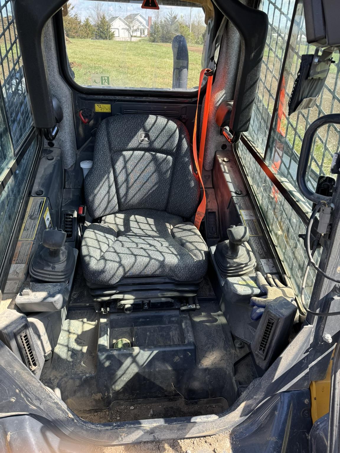 2023 John Deere 325G Image