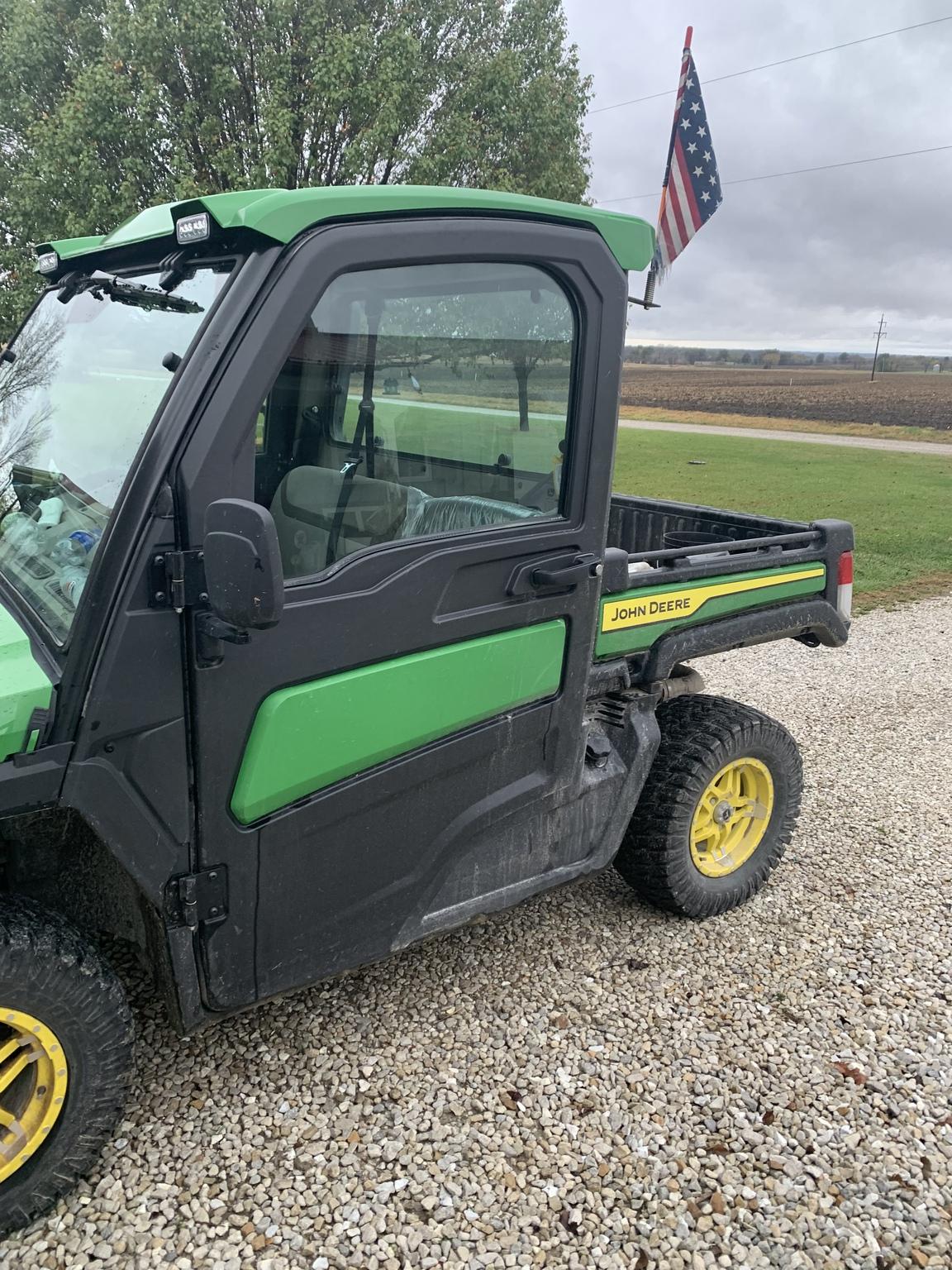 2024 John Deere XUV 835R Image