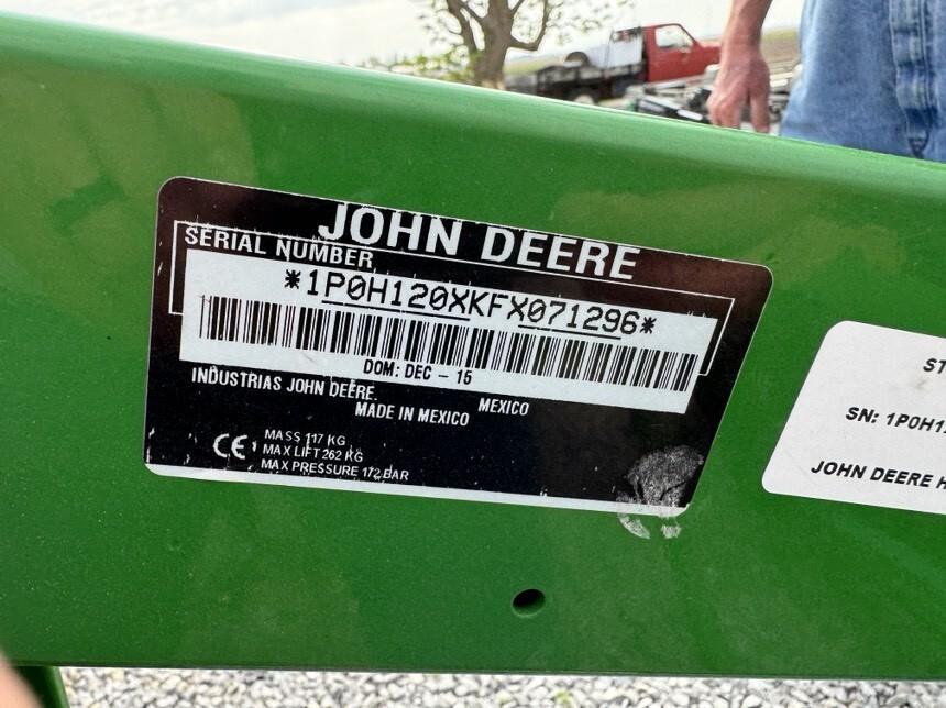 2015 John Deere 1025R Image