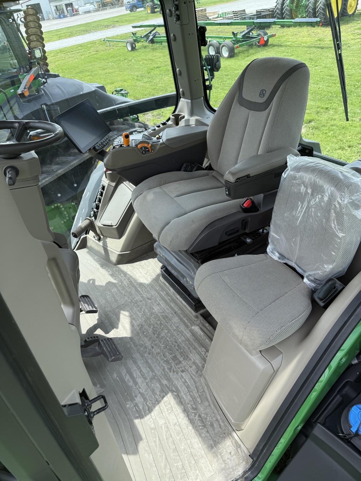 2024 John Deere 9RT 490 Image