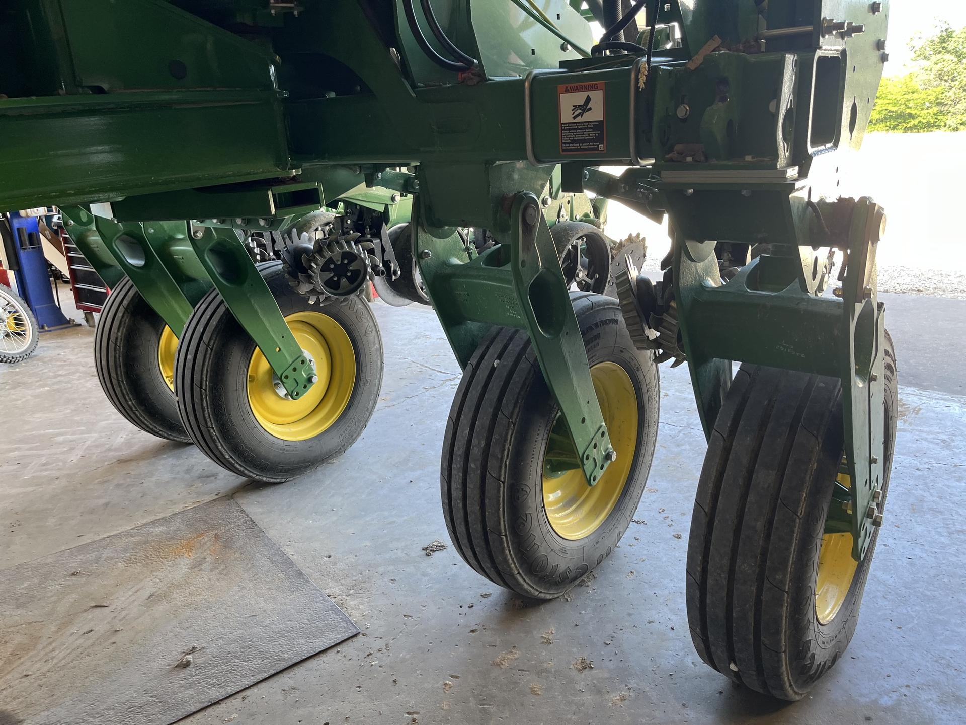 2023 John Deere 1775NT Image