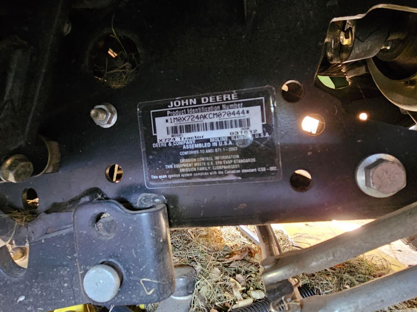 2012 John Deere X724 Image