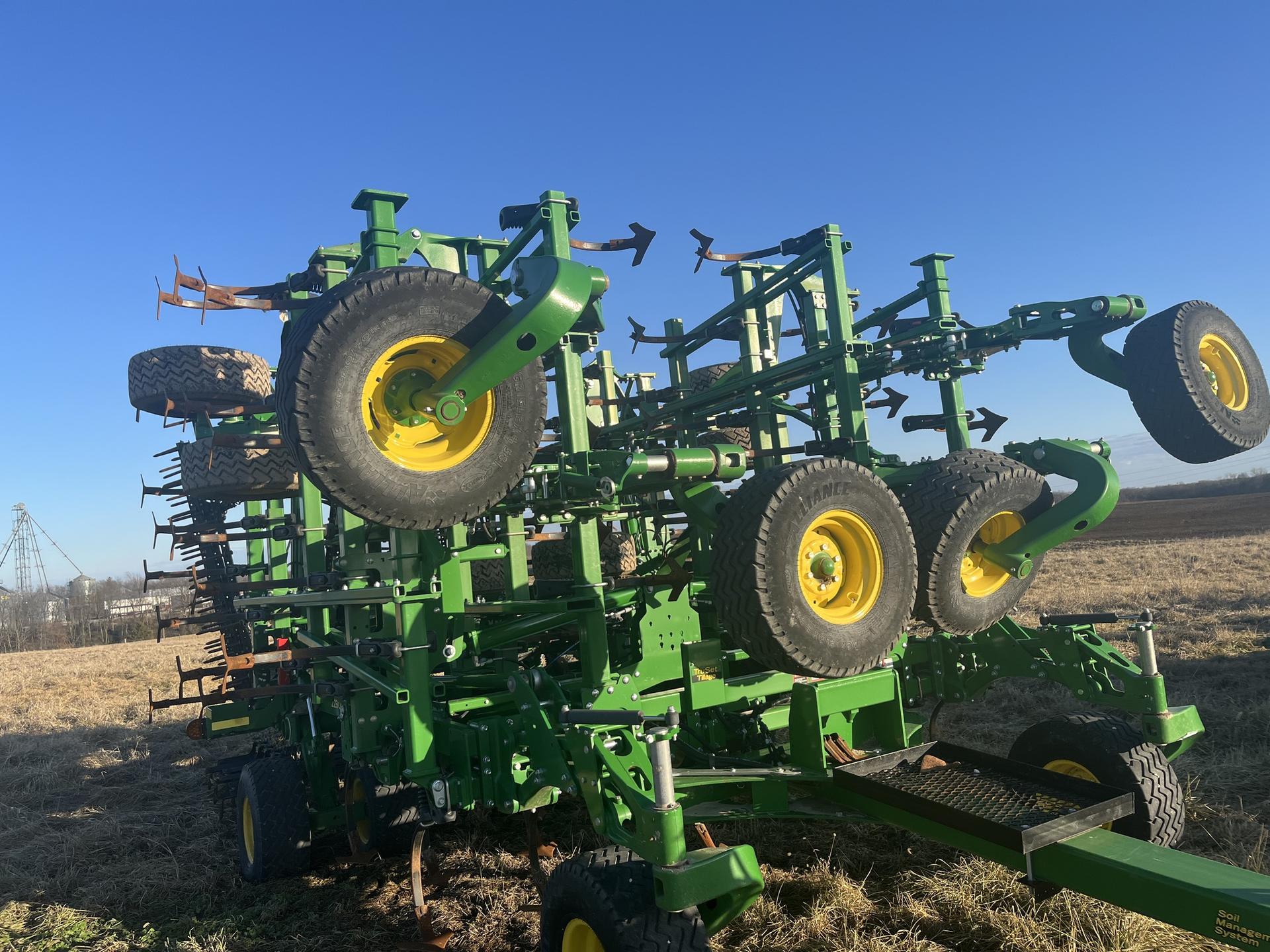 2022 John Deere 2230FH Image