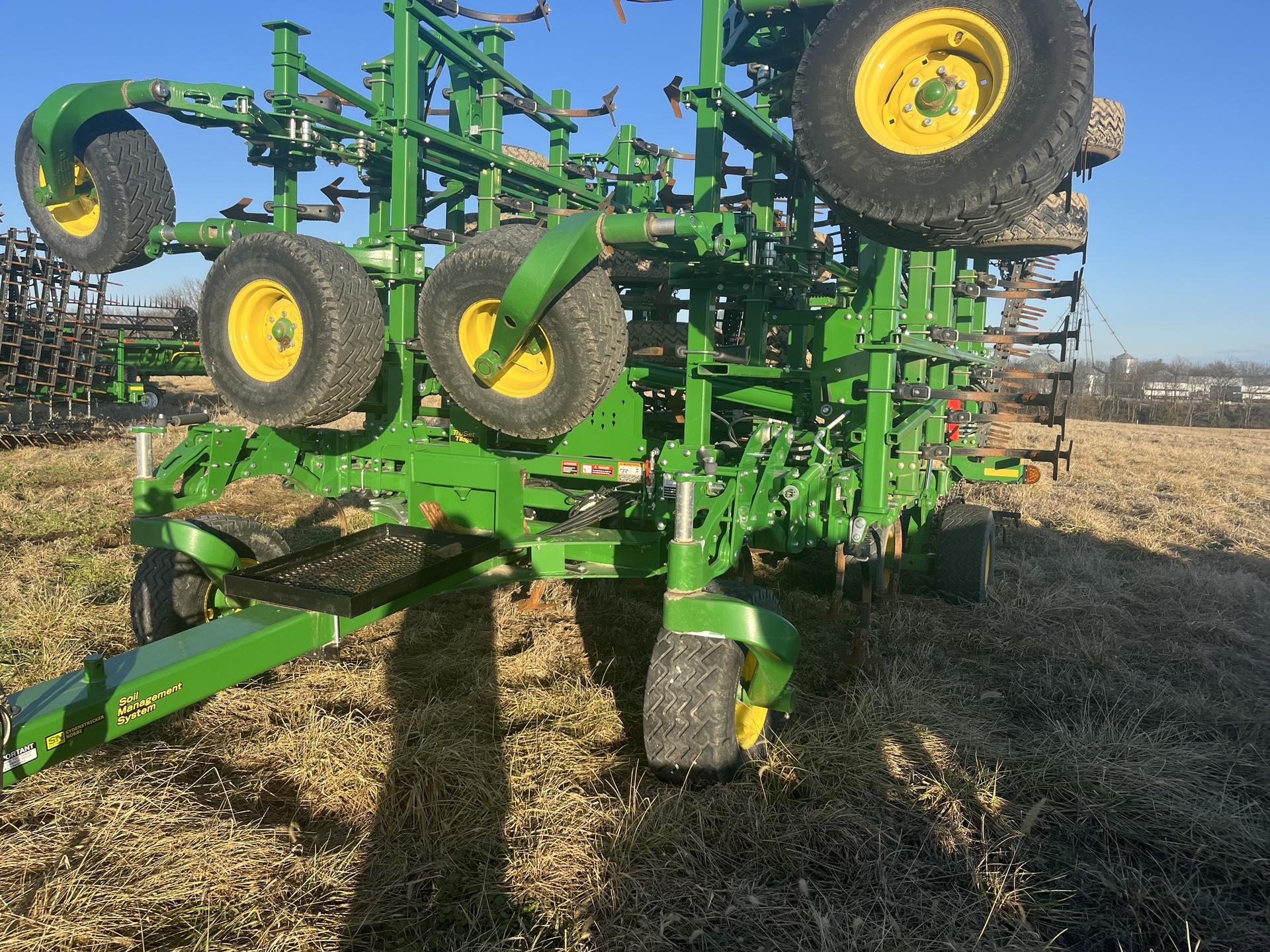 2022 John Deere 2230FH Image