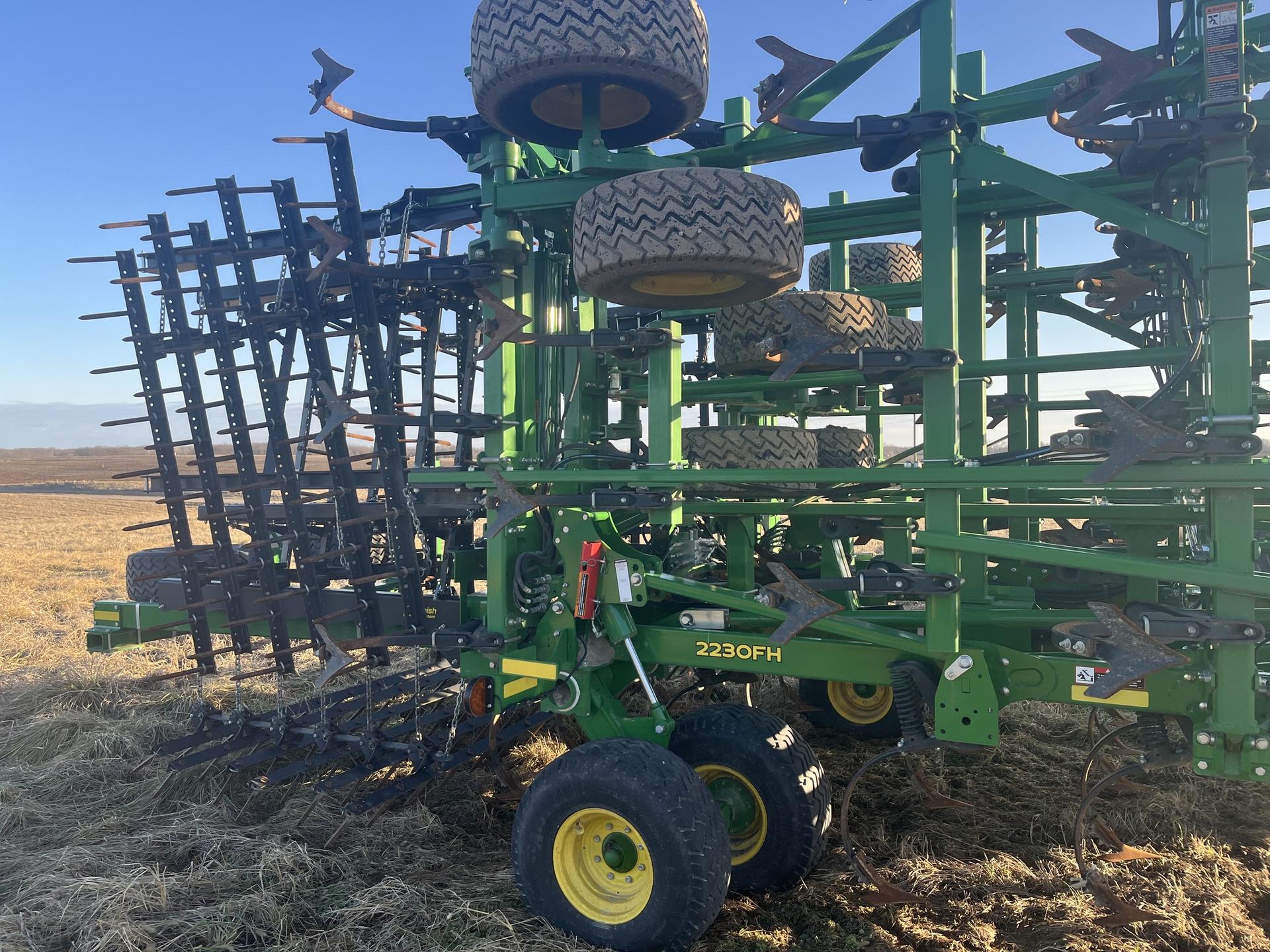 2022 John Deere 2230FH Image