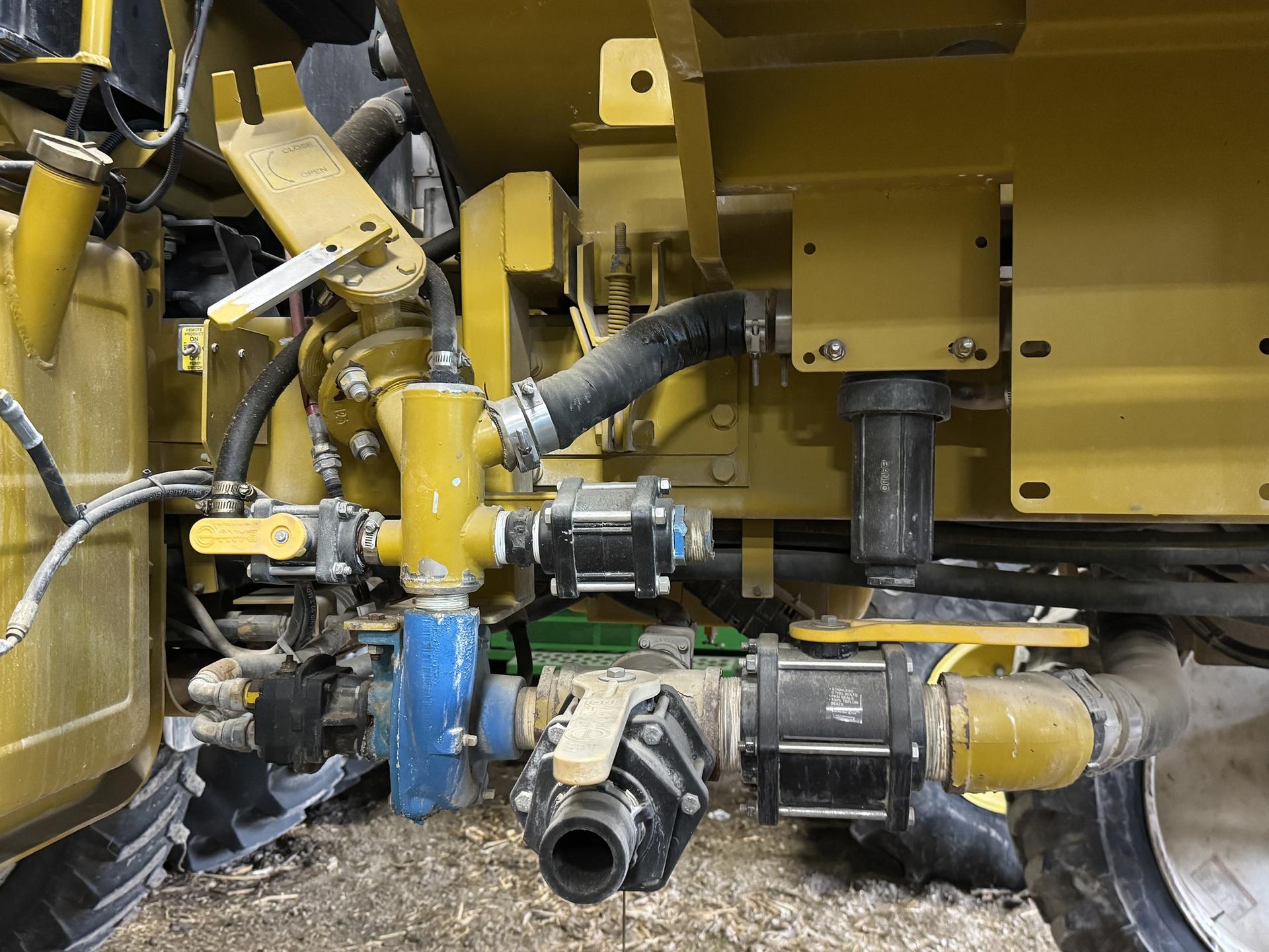2001 RoGator 854 Image