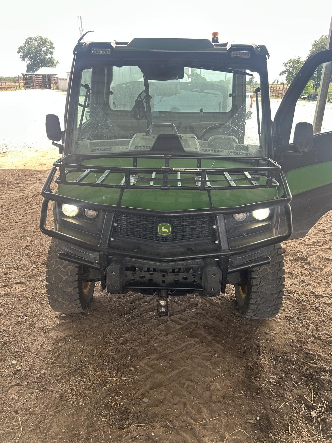 2024 John Deere XUV 835R Image