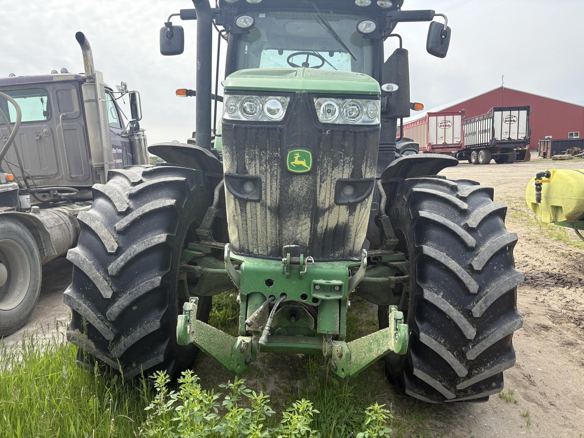 2013 John Deere 7230R Image