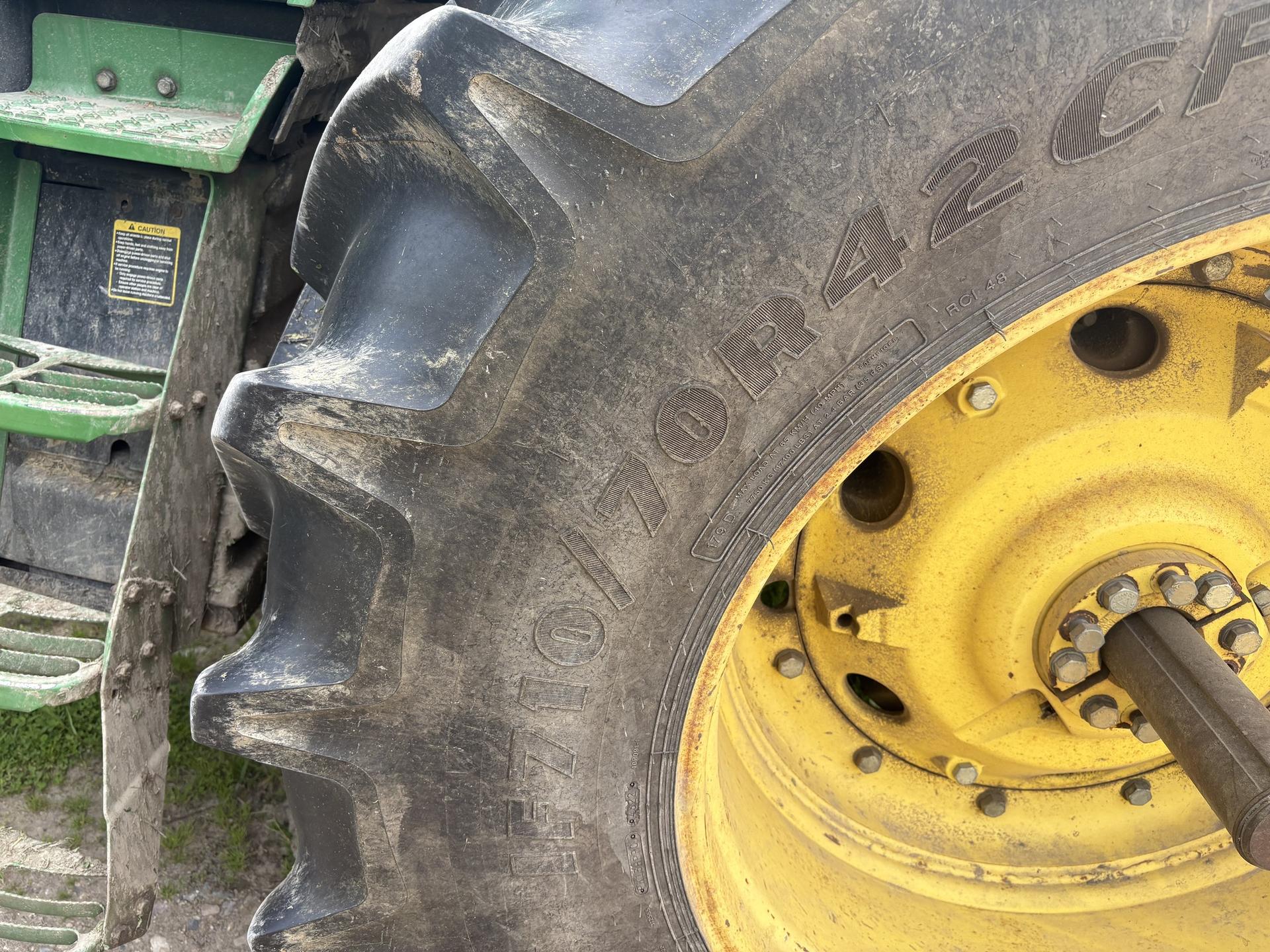 2013 John Deere 7230R Image
