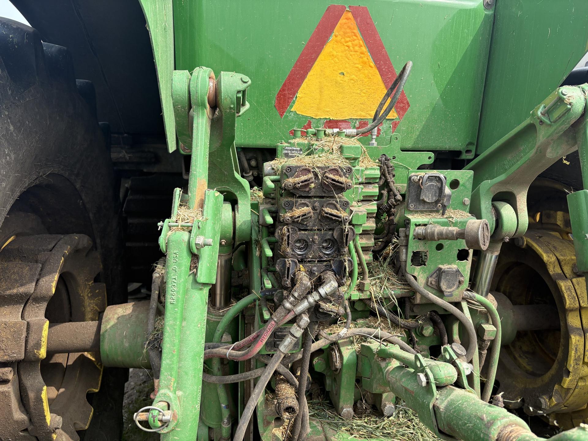 2013 John Deere 7230R Image