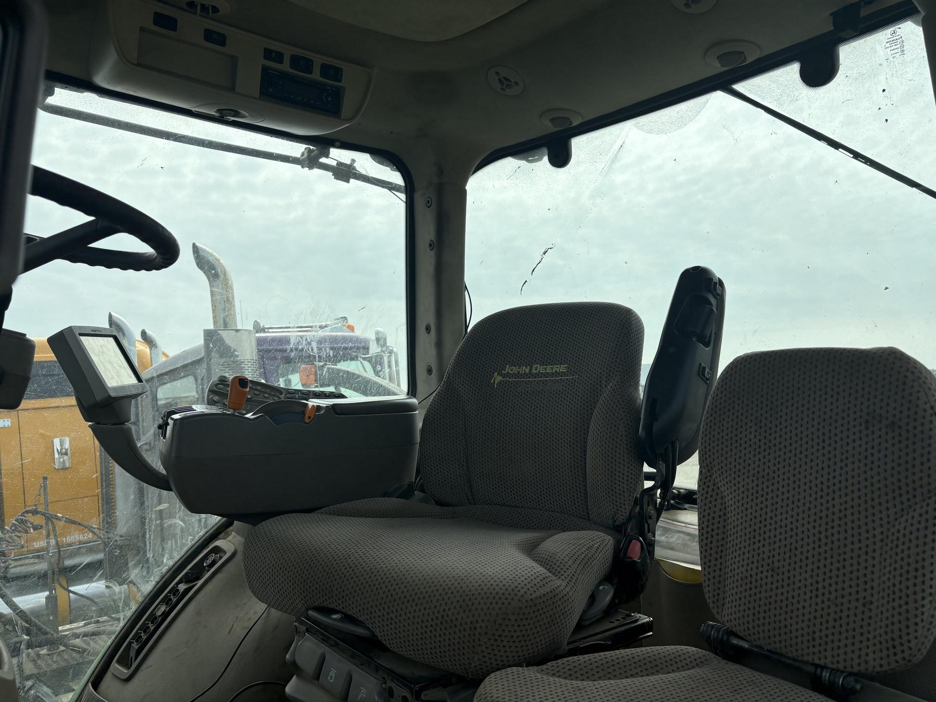 2013 John Deere 7230R Image