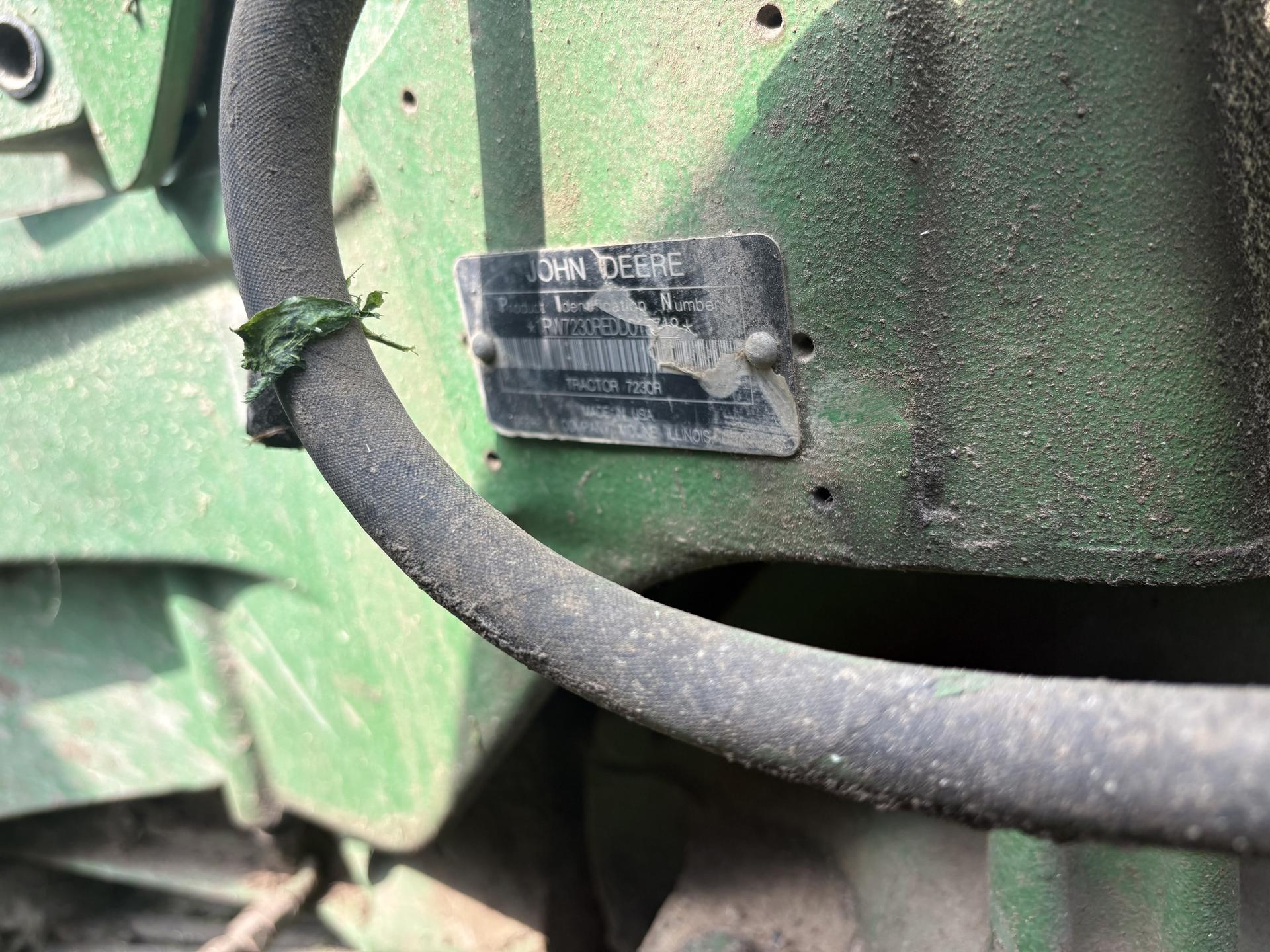 2013 John Deere 7230R Image
