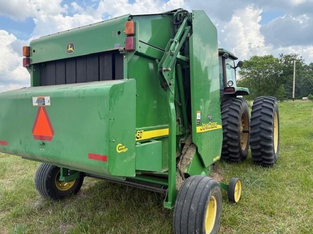 2003 John Deere 567 Image