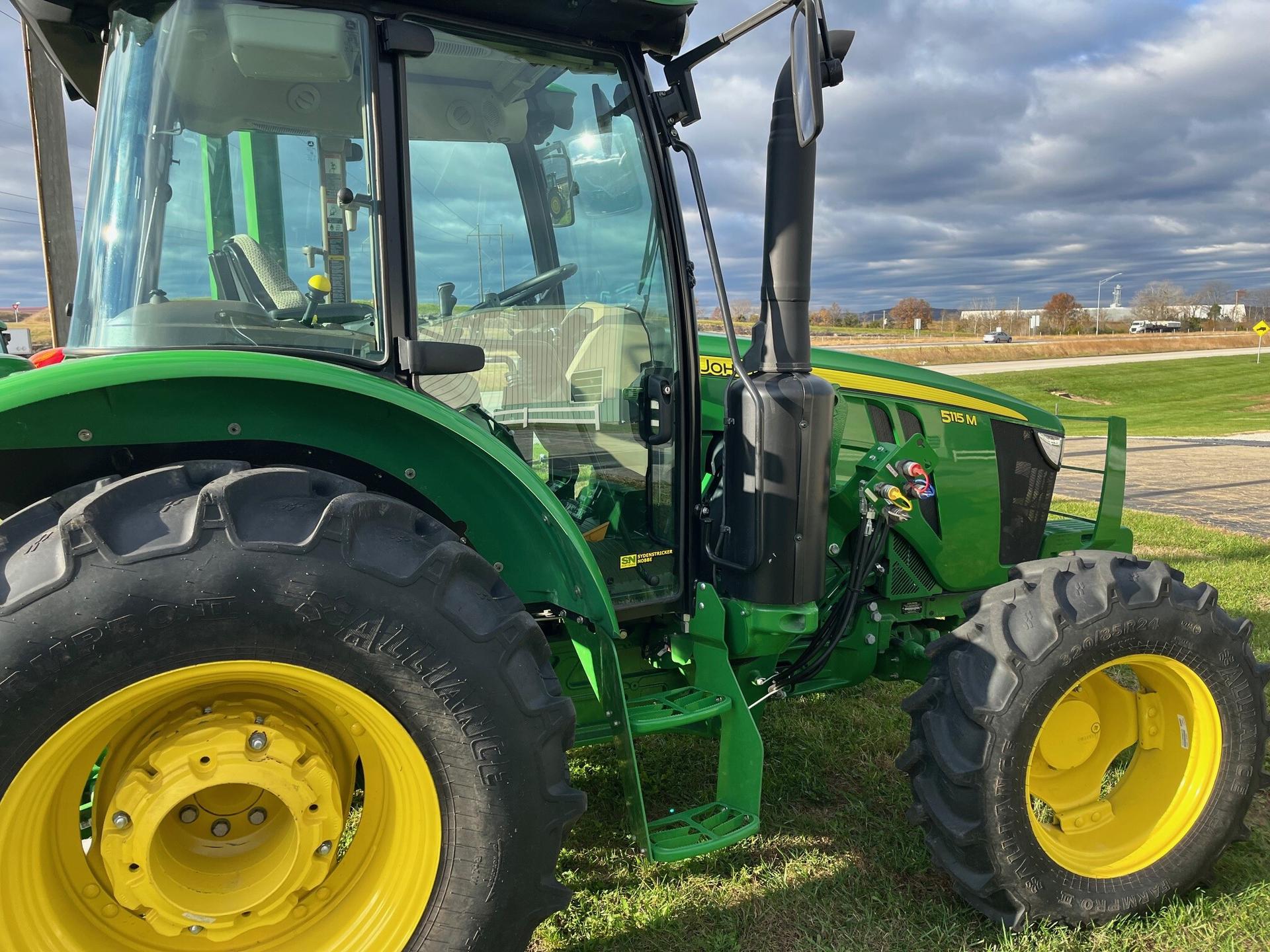 2022 John Deere 5115M Image