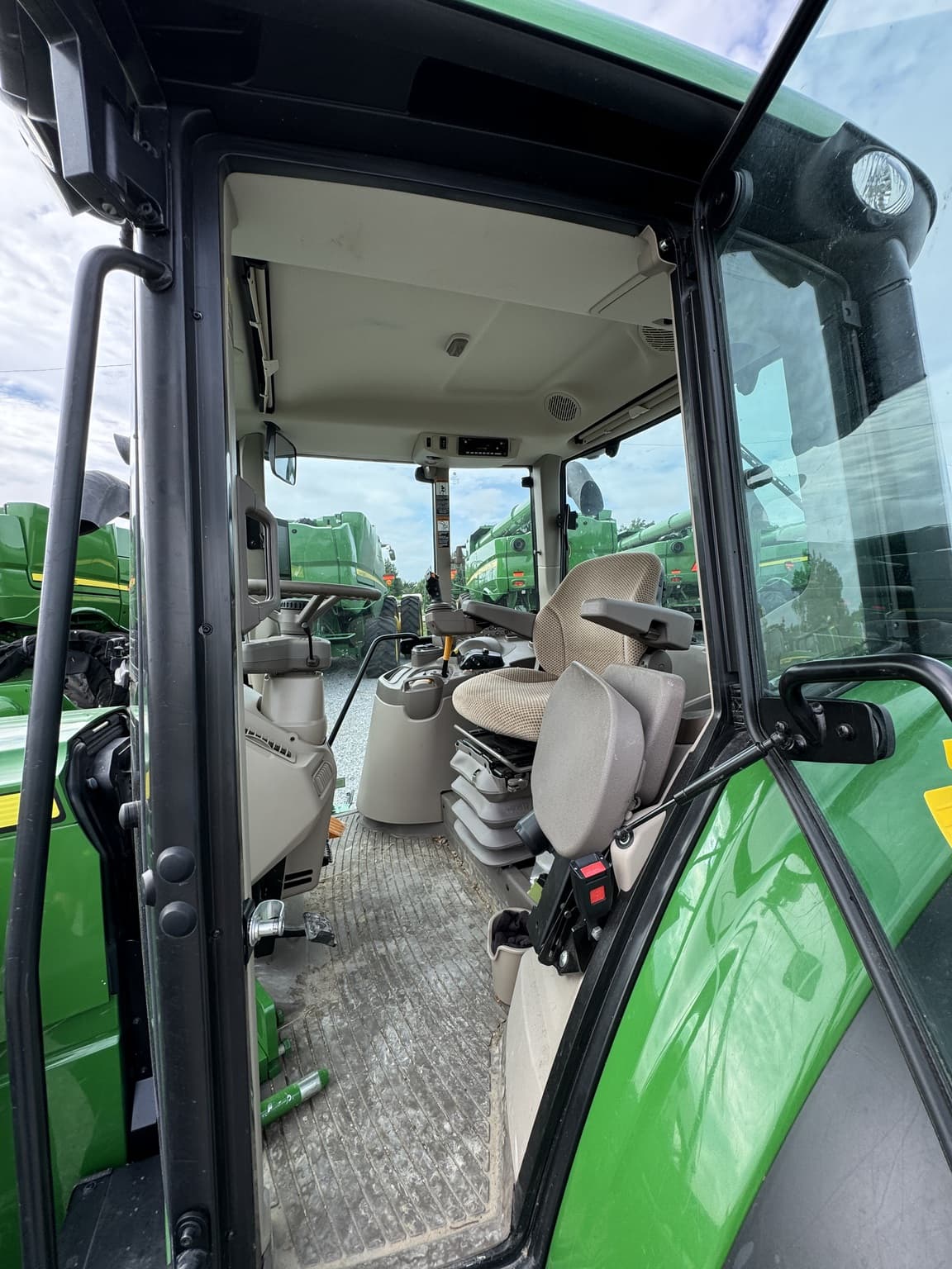 2023 John Deere 6140M Image
