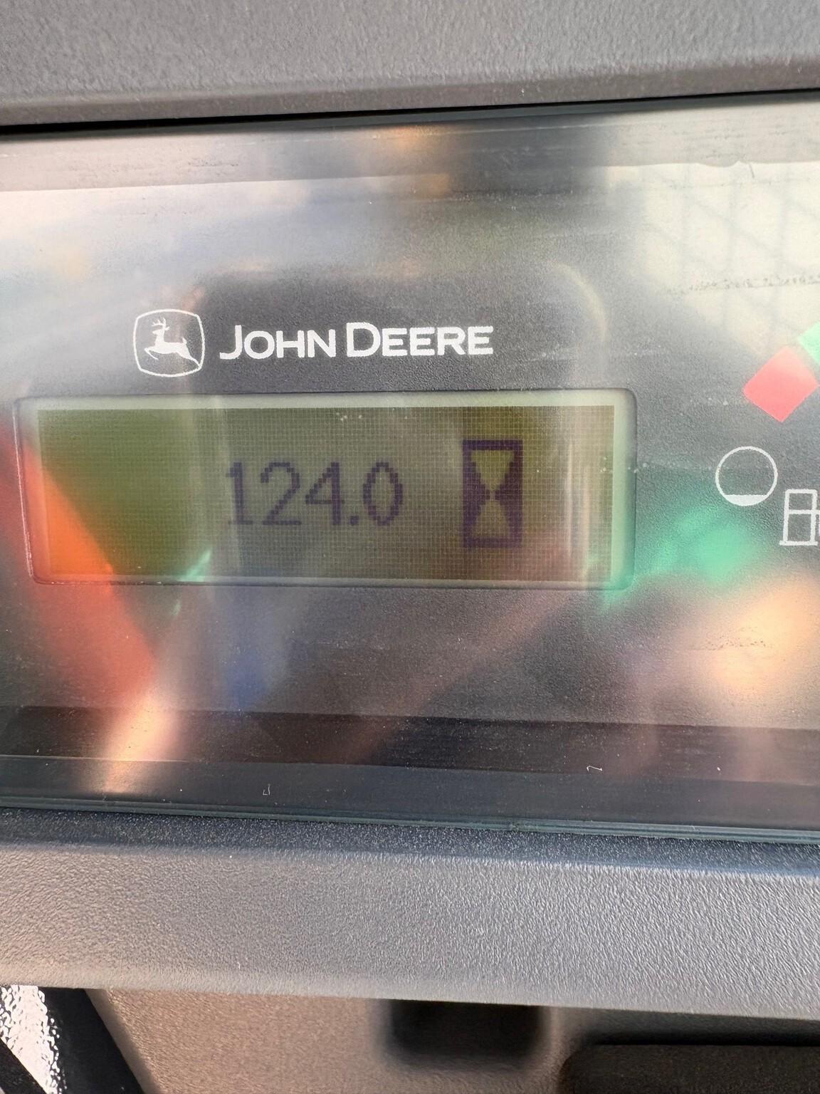 2022 John Deere 325G Image