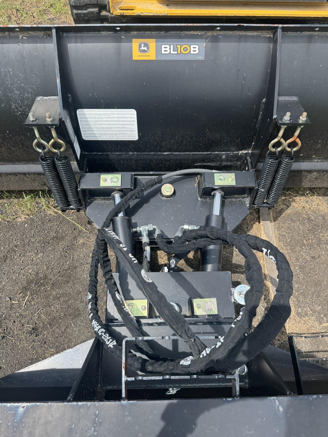 2023 John Deere BL10B Image