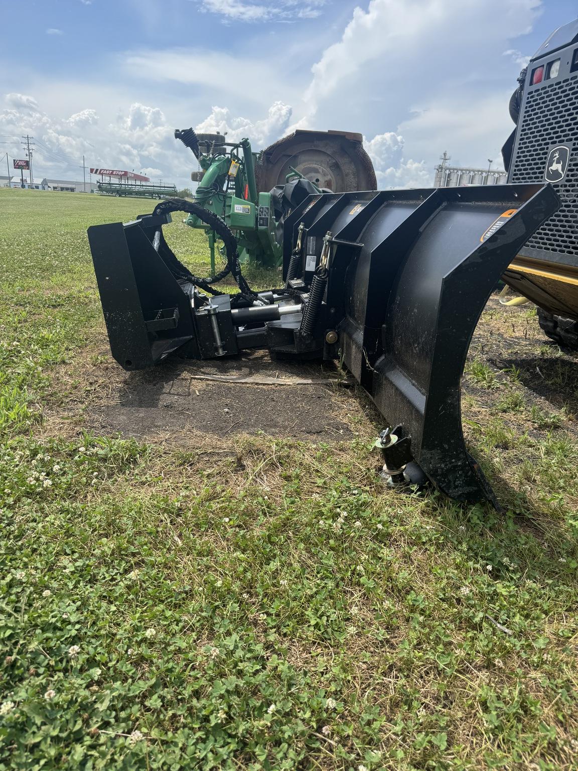 2023 John Deere BL10B Image